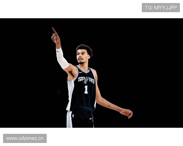 全力以赴拼搏不息伊戈达拉感谢文班亚马的支持与鼓励