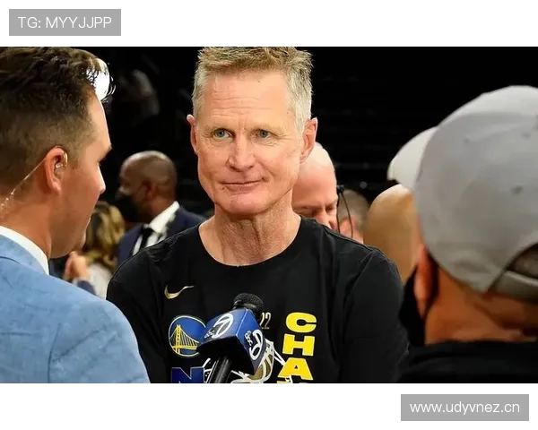 2000年NBA选秀肯扬马丁成状元篮网队获建队核心 2000年NBA选秀肯扬马丁成状元篮网队获建队核心