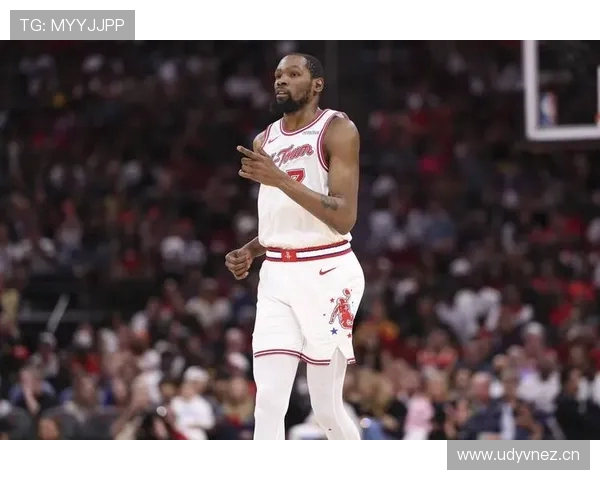 2017年NBA总决赛第四场勇士击败骑士夺得赛点杜兰特关键表现 2017年NBA总决赛第四场勇士击败骑士夺得赛点杜兰特关键表现